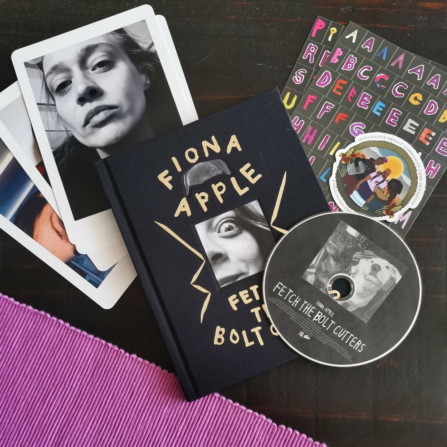 Fiona Apple - Fetch The Bolt Cutters (Deluxe Edition CD Hardcover Book Edition)
